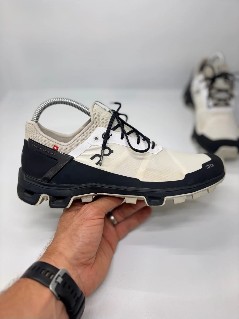 On Cloudventure Peak Women’s 9 White Black Trail Running Shoes